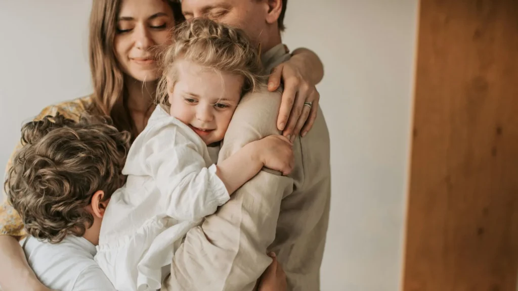 En un Family Office, el éxito no depende solo de multiplicar activos a través de una gestión patrimonial profesionalizada, sino de algo más profundo: asegurar la continuidad del legado familiar. Para muchas familias empresarias, el verdadero reto está en mantener la cohesión, la alineación de intereses y la visión compartida entre las nuevas generaciones.